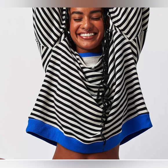 Closeout!▪️NWT Free People Classic Striped Pullover Sweatshirt Blk/Wht - Picture 1 of 9